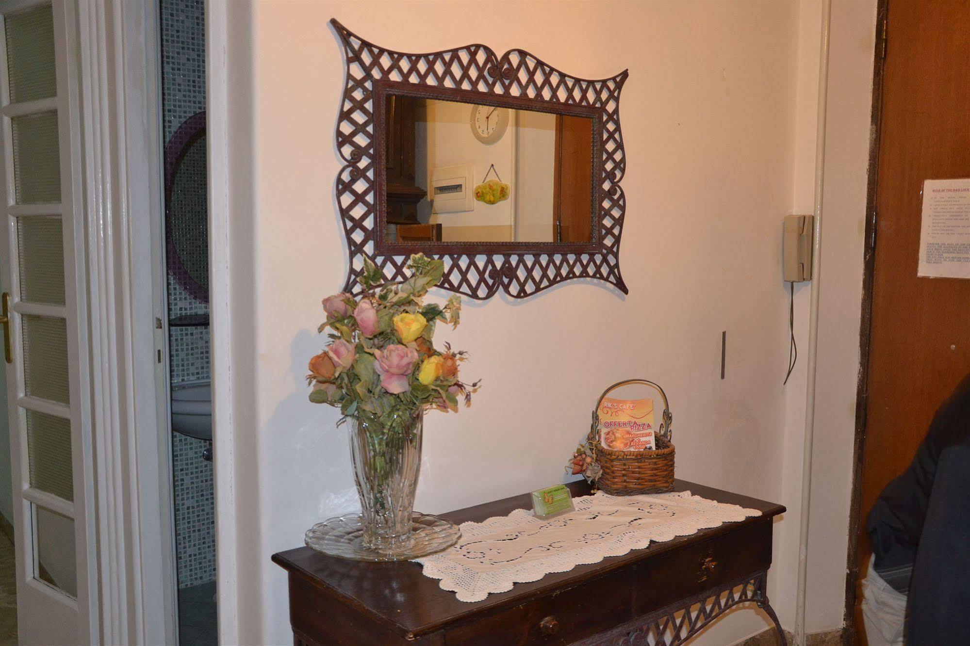 Lucky House Hotell Roma Eksteriør bilde