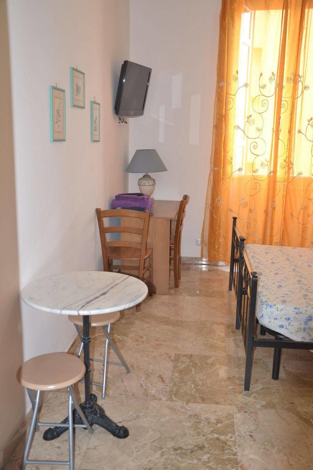 Lucky House Hotell Roma Eksteriør bilde